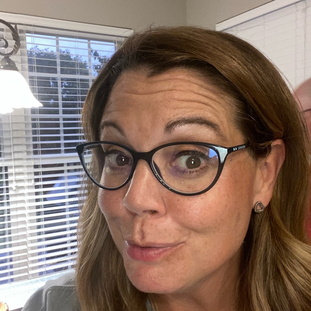 Meet your Posher, Angie